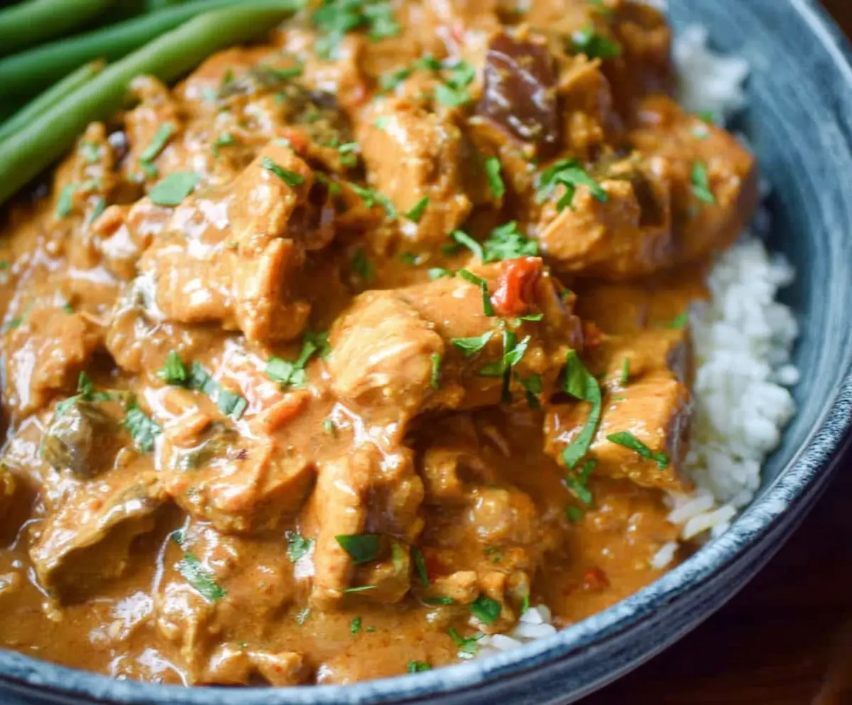 Easy Slow Cooker Thai Peanut Chicken